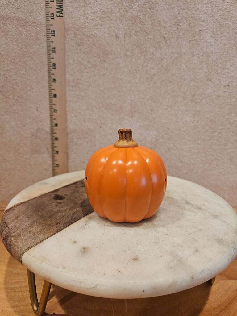 Classic Mini Halloween Light Up Pumpkin Jack O Lantern Battery