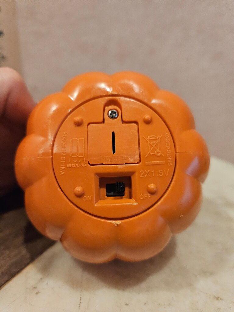 Classic Mini Halloween Light Up Pumpkin Jack O Lantern Battery