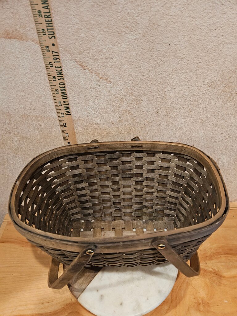 Vintage Primitive Handled Picnic / gather basket Rustic farmhouse vignette display / organizer / storage