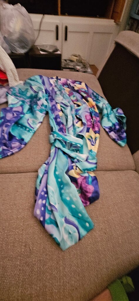California Dynasty Women's Colorful Robe