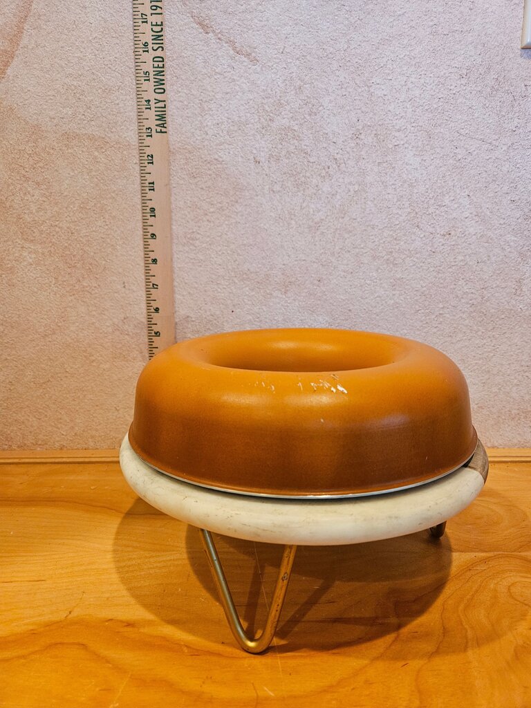 Vintage Rustic Primitive Farmhouse Angel Food Metal Cake Pan, Donut Cake Shaped Mold Holiday table display