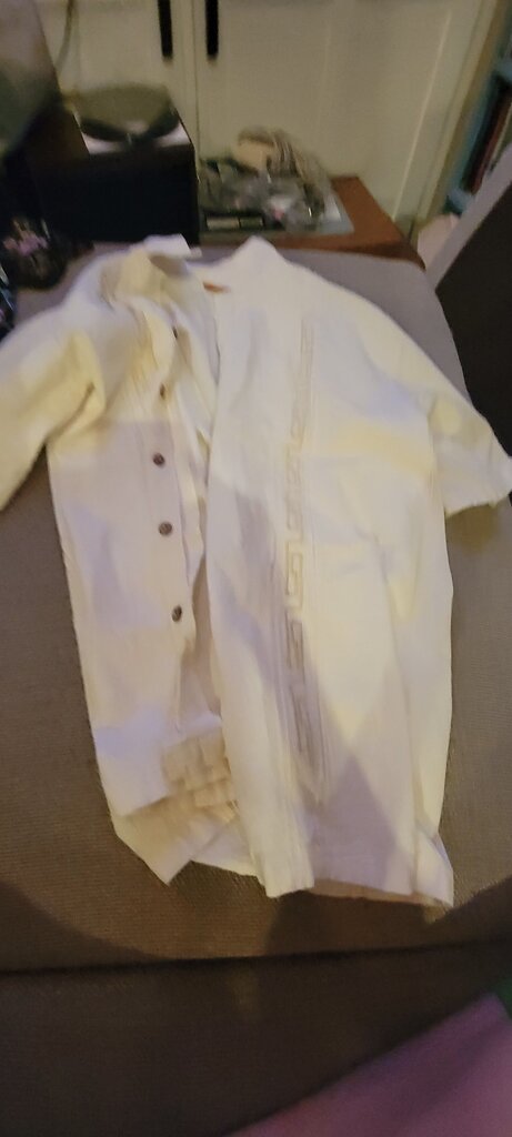 Somi Casual Light Colored Button-Up Shirt