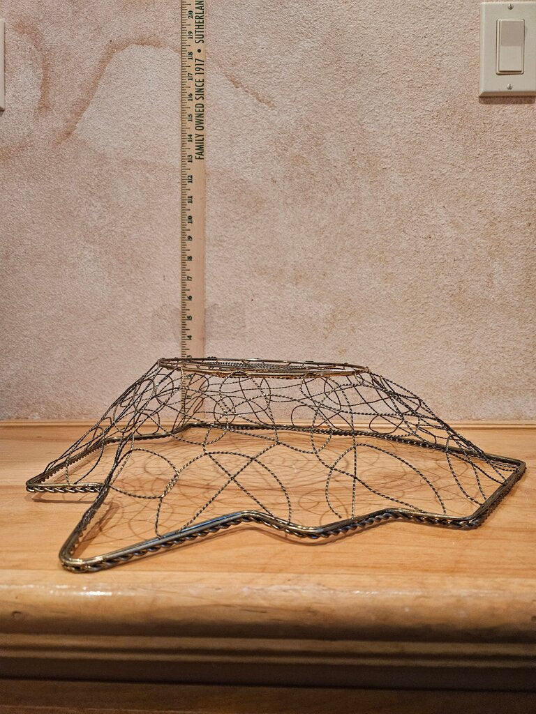 Gold Tone Metal Wire Christmas Tree Shaped Basket Decorative Wire Basket