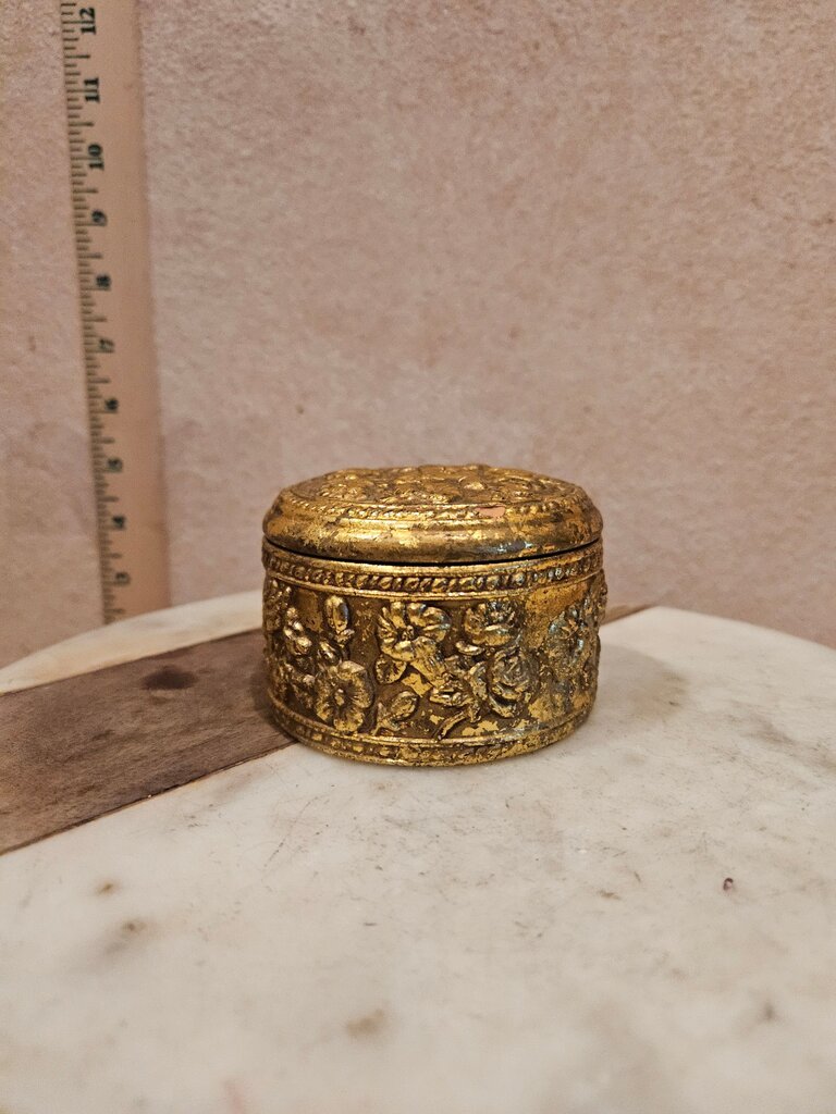 Vintage Hollywood Regency Style Gilt Golden Floral Trinket dish, jewelry Box, vanity display Knick knack holder