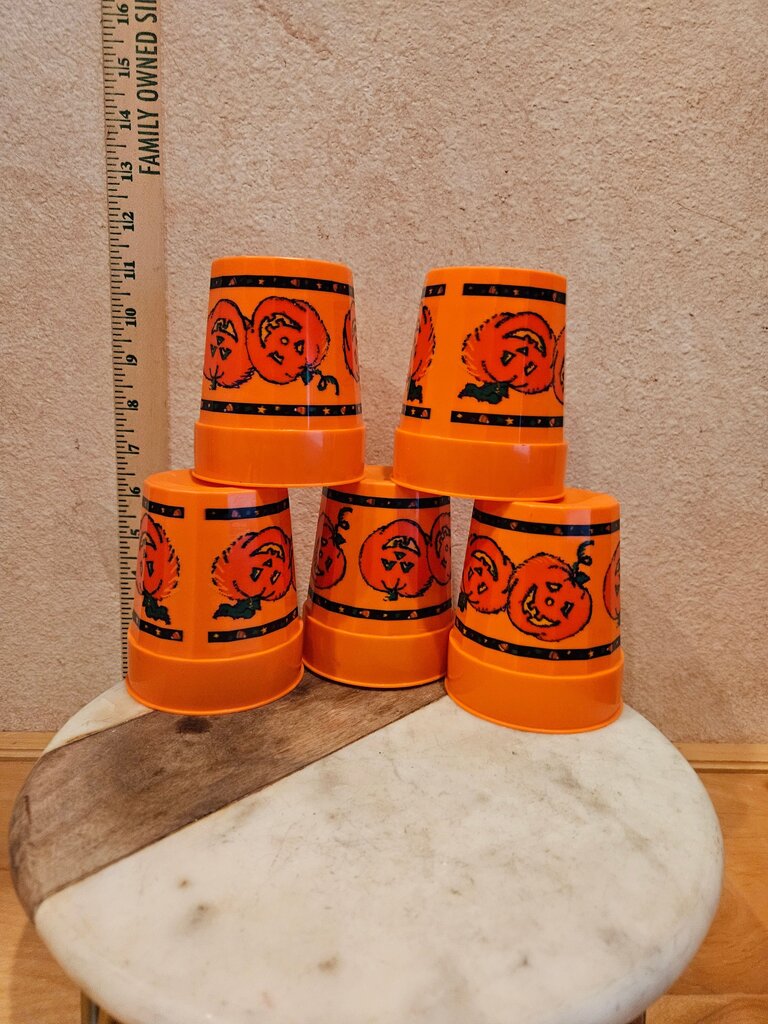 Vintage 1997 PackerWare Halloween Pumpkin Plastic Drink cups & RARE Halloween Pumpkin Pitcher Set