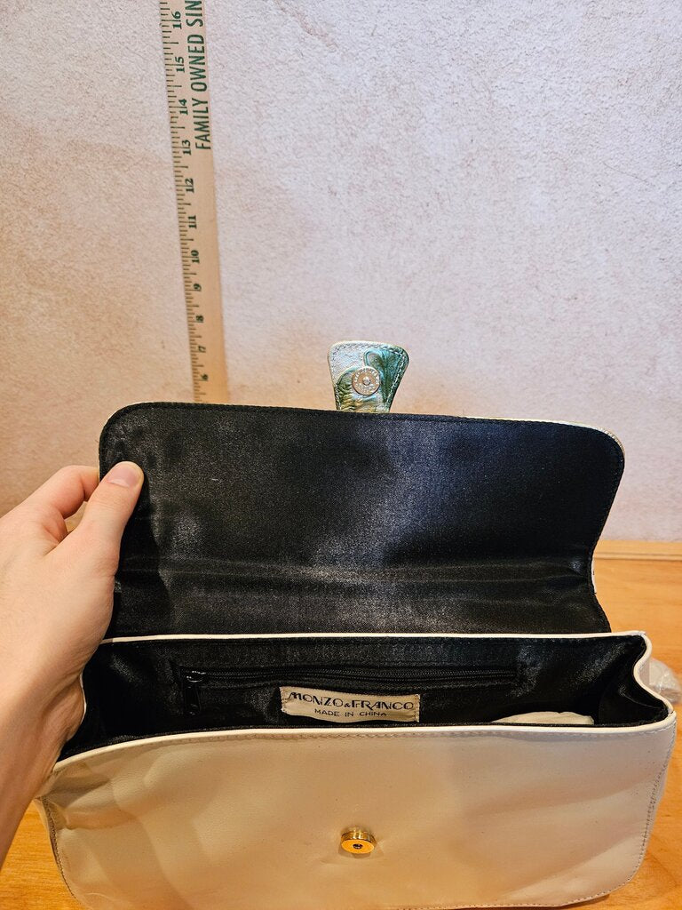 Vintage New w tag Old stock Green gilt gold & Pearl Monzo & Franco Ollie Tooled Leather Clutch