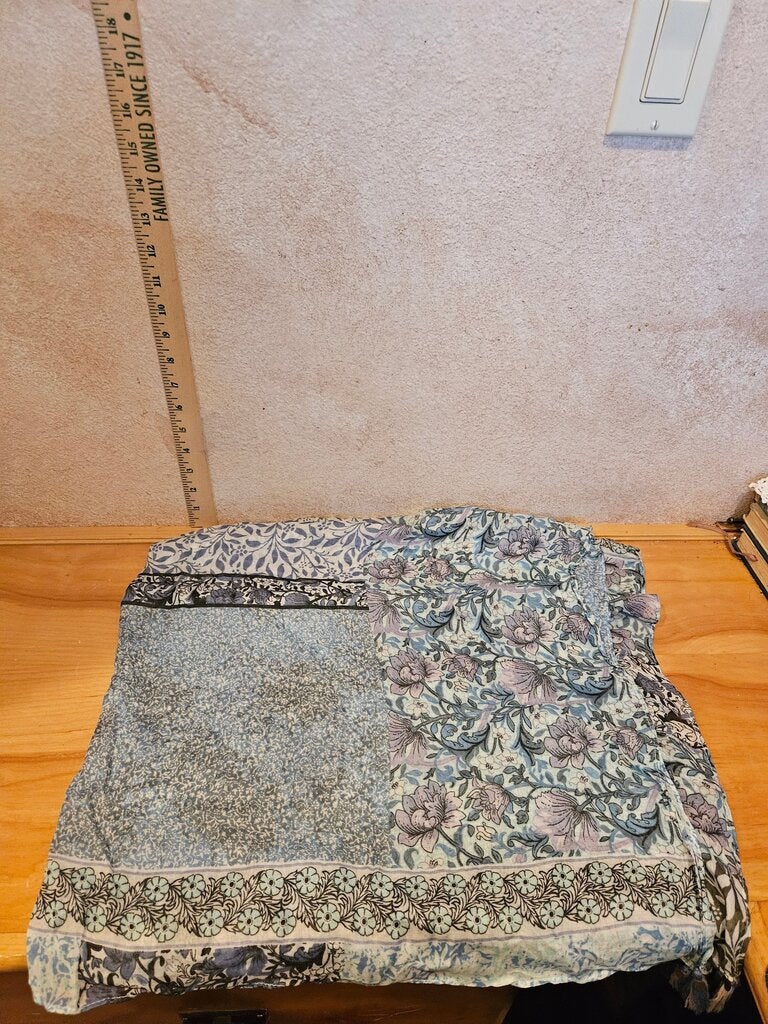 J. JILL Floral Paisley Cream Blue Purple teal Blue Jewel Tone Patchwork Scarf w tassel corners Romantic, breezy, lightweight soft elegant
