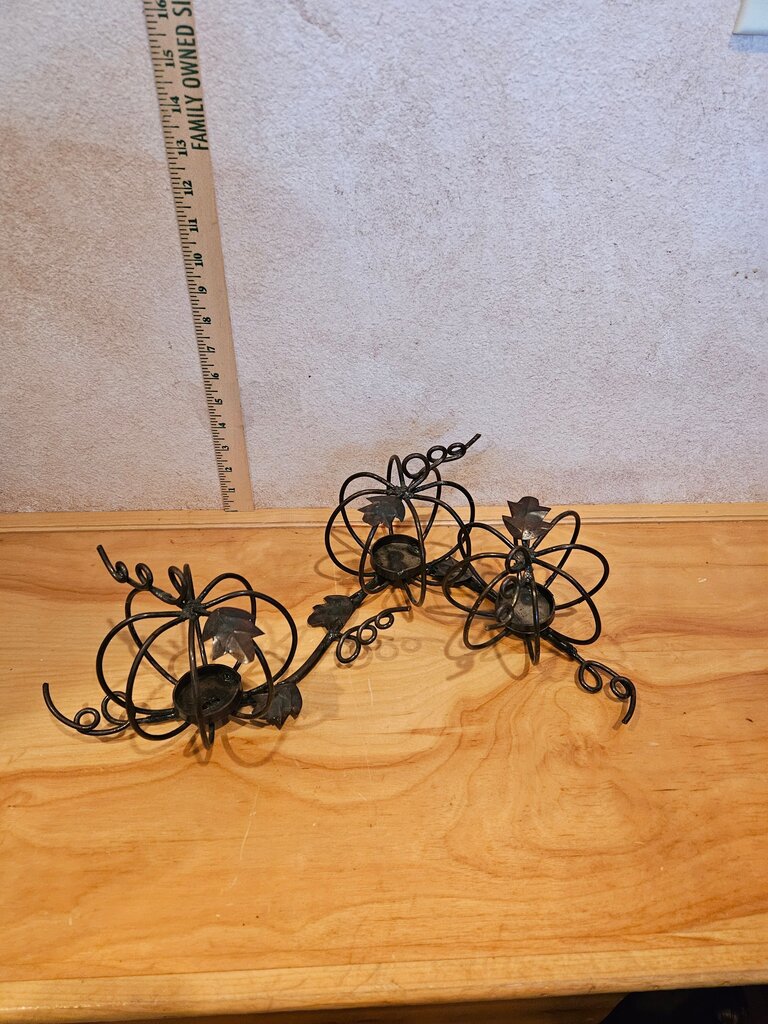 Yankee Candle Triple Metal PUMPKIN TEALIGHT HOLDER w/Yankee Candle Tealights