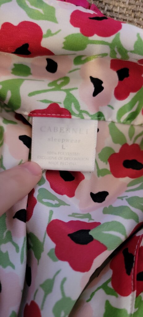 Cabernet Women's Sleepwear with Floral Pattern