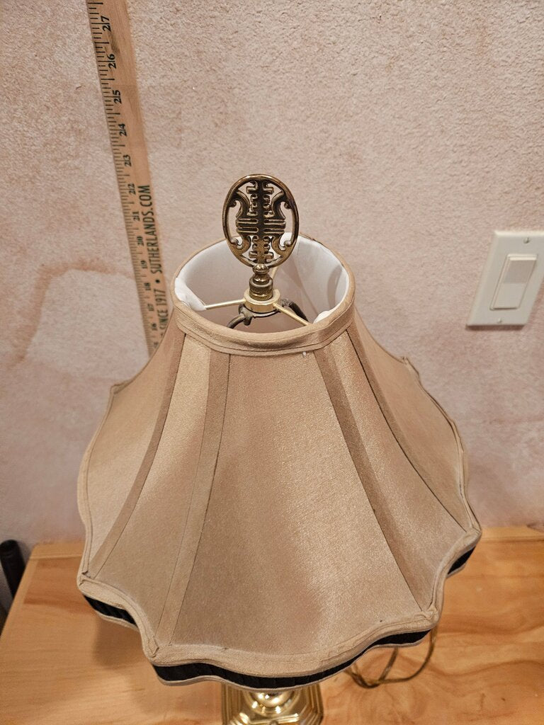 Vintage Neoclassic Tall Brass finial Column MCM Buffet Lamp Table Lamp w Black & Gold Trim