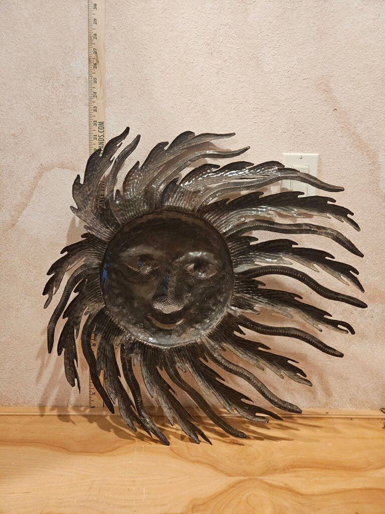 Metal Wall Mounted Wind Blown Sun Art Decor Metal Verdigris Indoor/Outdoor Modern Sculpture Patio Garden