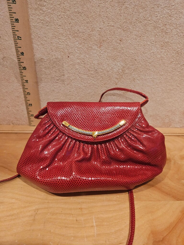 Vintage Finesse La Model red small clutch/crossbody bagRed Handbag with Gold Accents