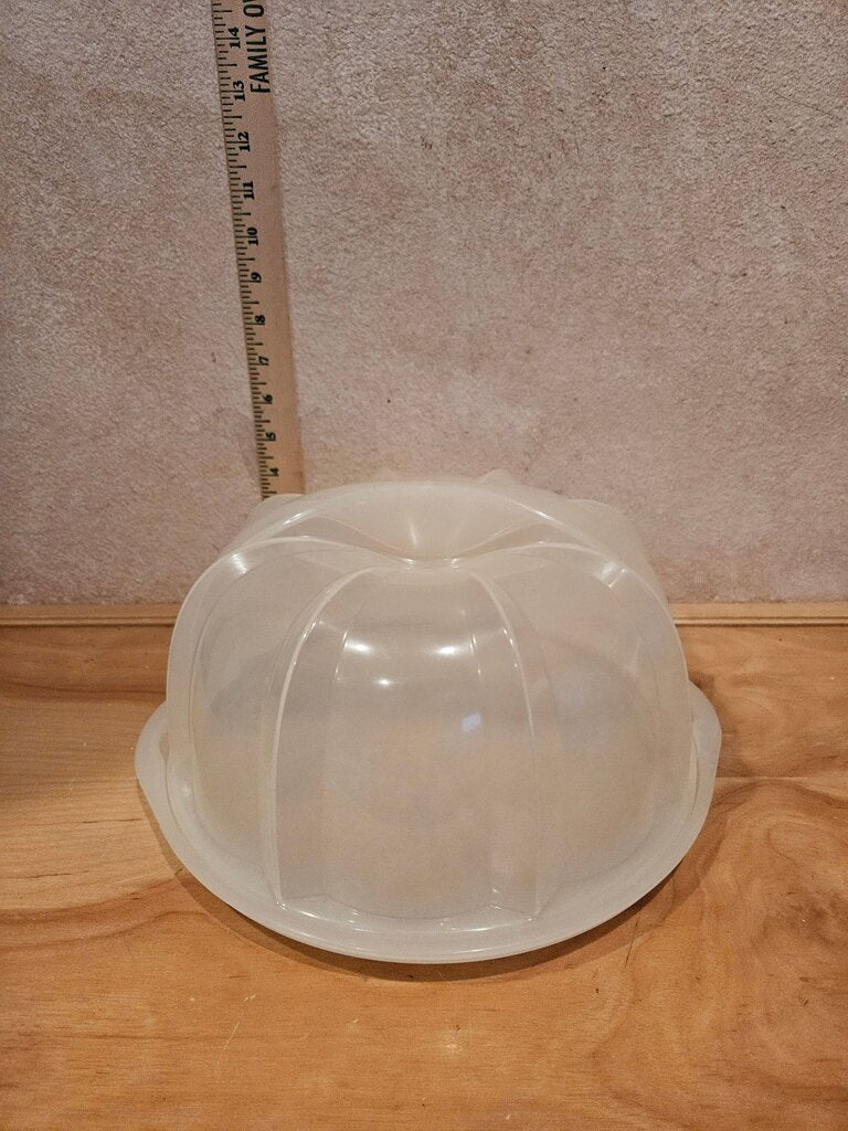 Nordic Ware Deluxe Bundt Cake Keeper Holder Twist & Lock Dome Lid 11” USA EUC