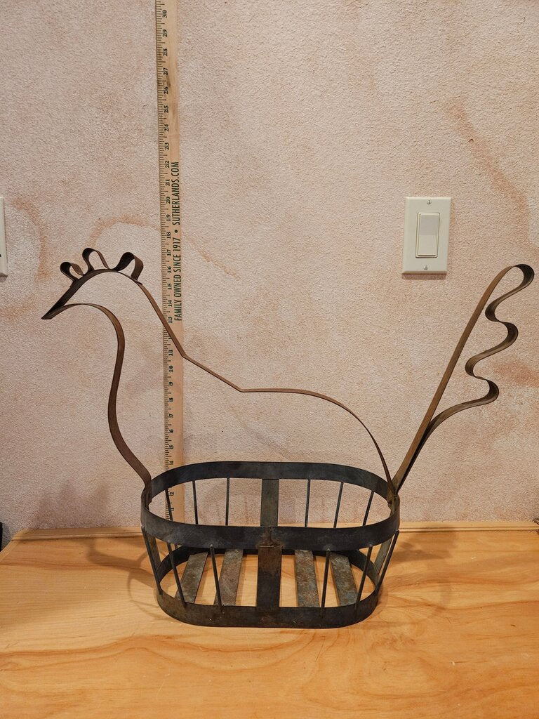 Rustic Distressed Yard Garden Porch Wire Sculpture Metal Chicken Planter Basket Rustic Farmhouse Decor