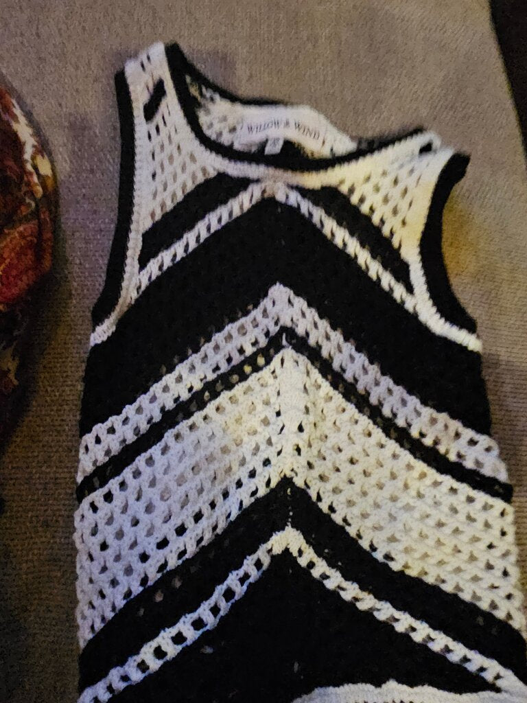 Willow & Wind Black and White Chevron Knit Tank