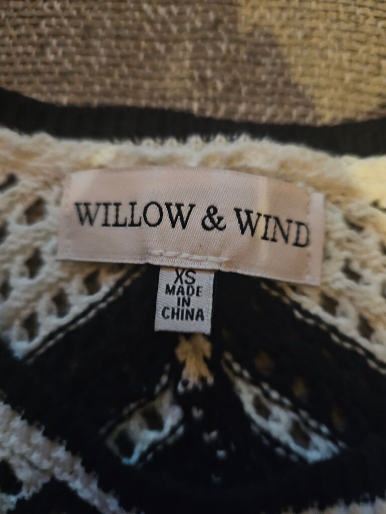 Willow & Wind Black and White Chevron Knit Tank