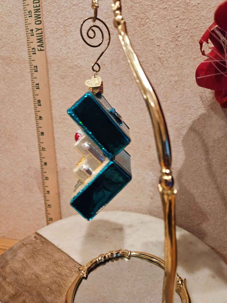 Vintage Styled Jewelry Box Display