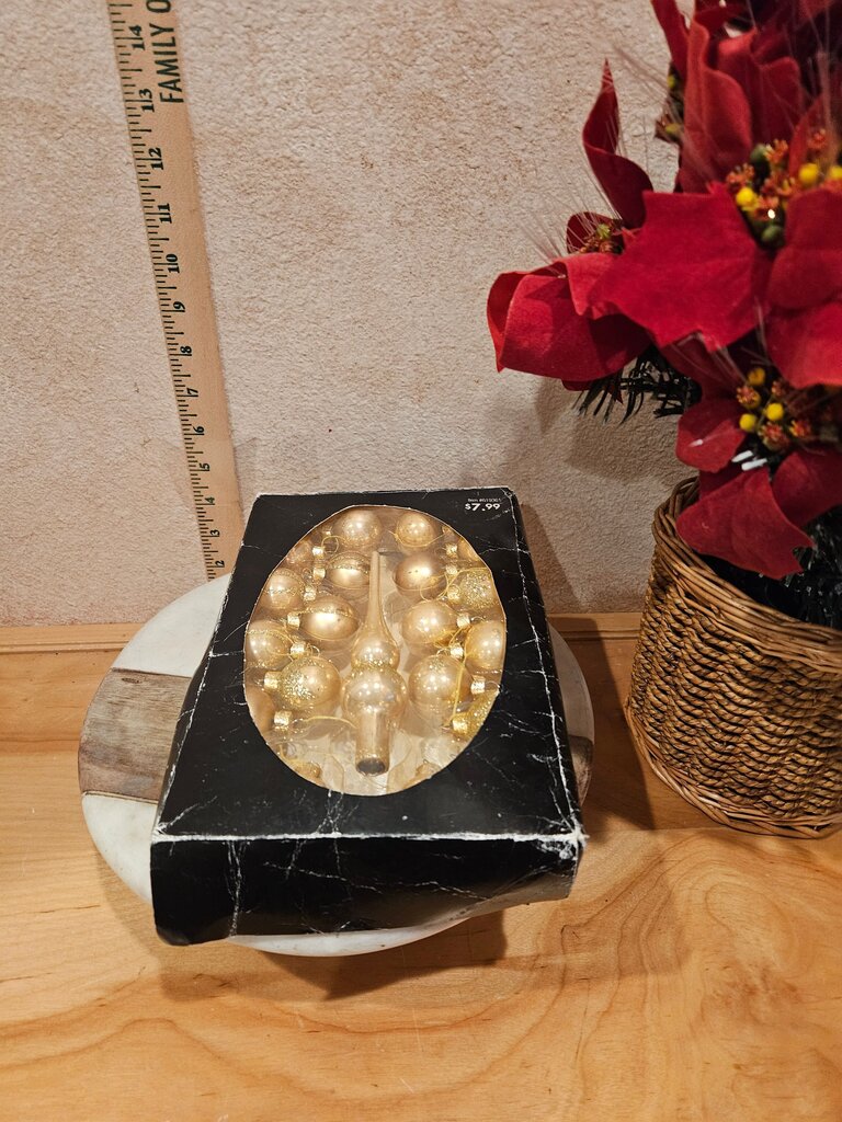 Vintage Gold Christmas Ornament Set