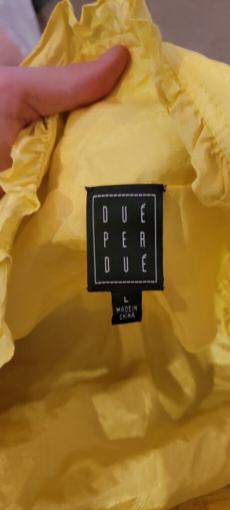 Due Per Due Yellow Raincoat size Large fishing, hunting outdoor wear