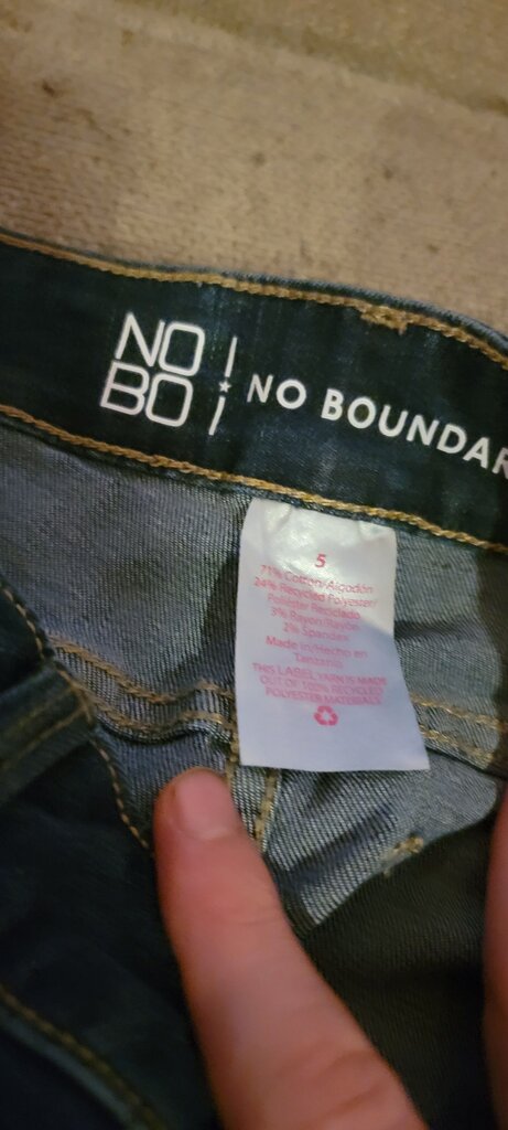 NWT No Boundaries Women's Jeans Size 5 NEW