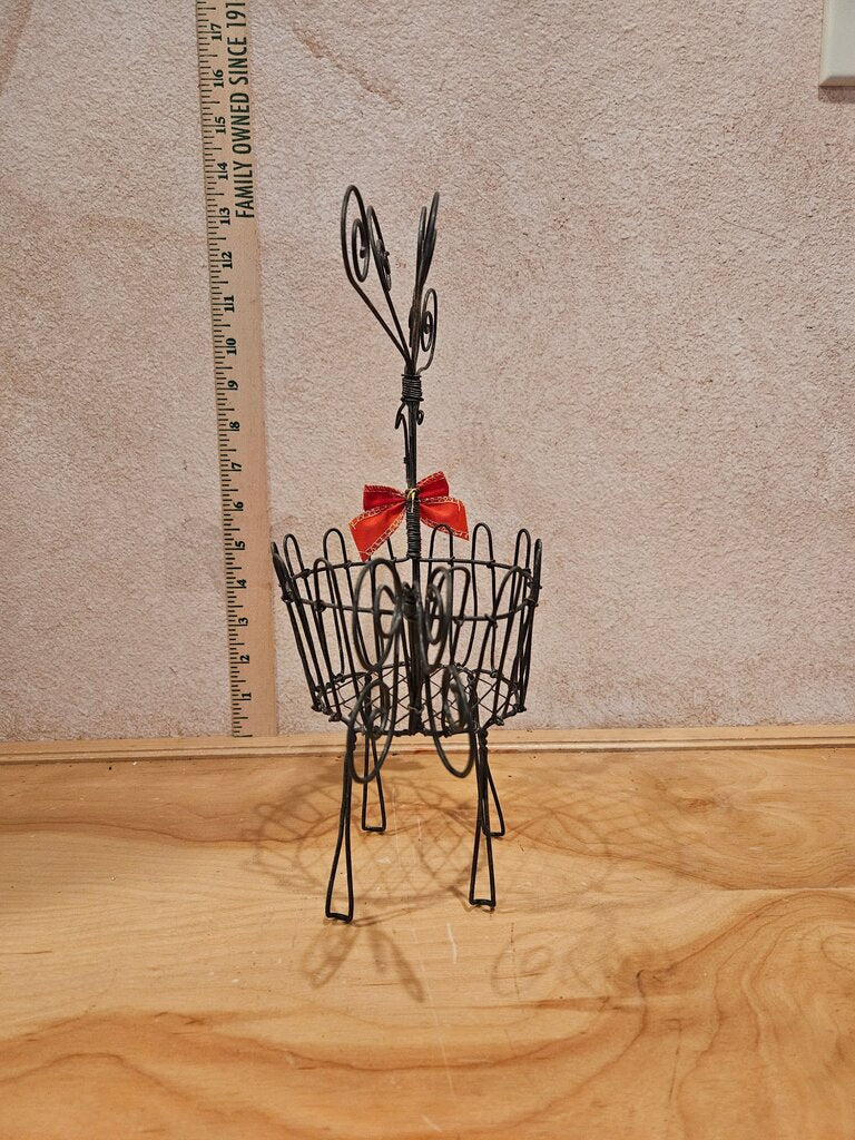 VINTAGE METAL REIN DEER MAGAZINE RACK PLANT HOLDER RUSTIC DOOR GREETER