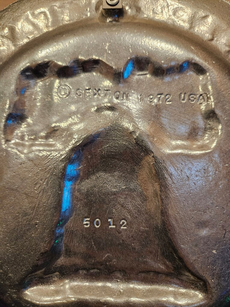 Sexton 1972 Pewter 9" Plate Liberty Bell United States of America wall hanging plate