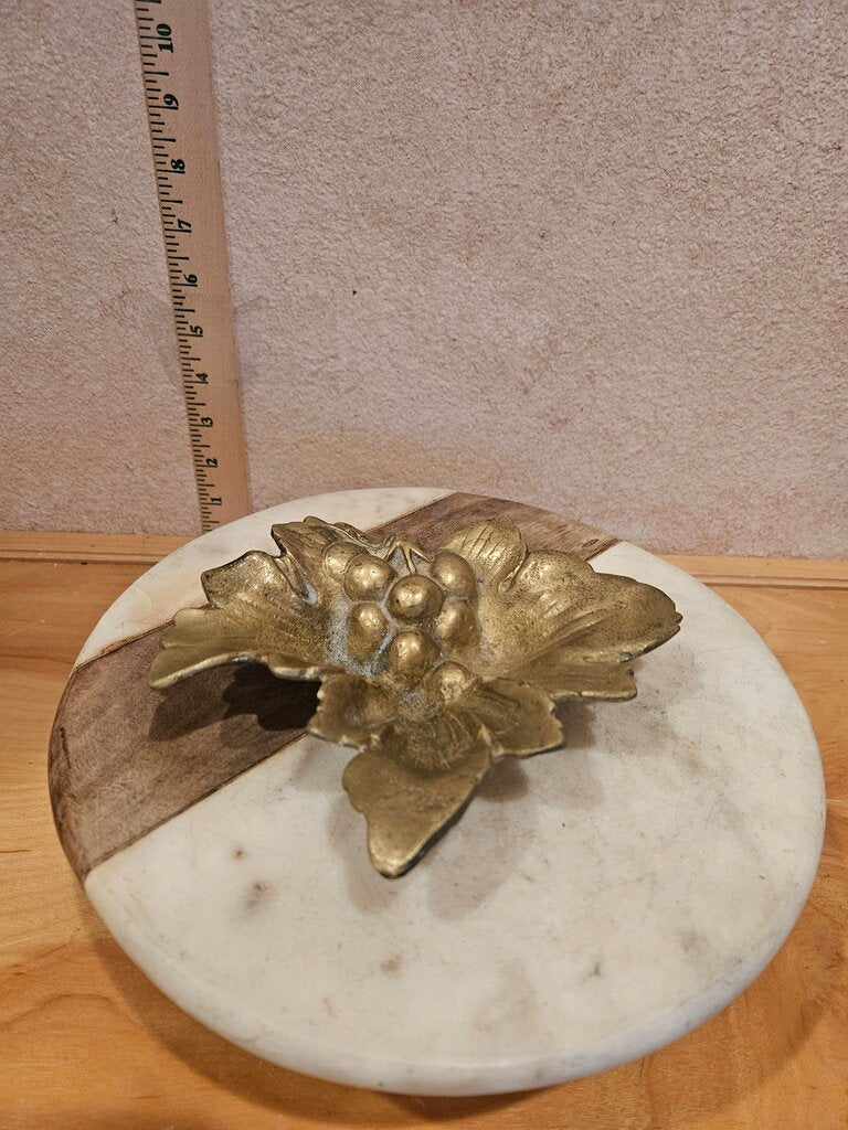 Brass Leaf Dish w Grapevine Detail Solid Brass Trinket Tray Decorative Catchall Mid Century Brass Deco Entryway vanity barware