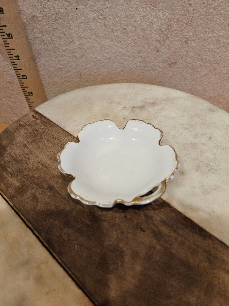 Vintage White Porcelain Leaf-Shaped nut / candy serving Bowl display w Gilded Brushed Gold Ruffled Rim Accent Flower Shaped Trinket Dish
