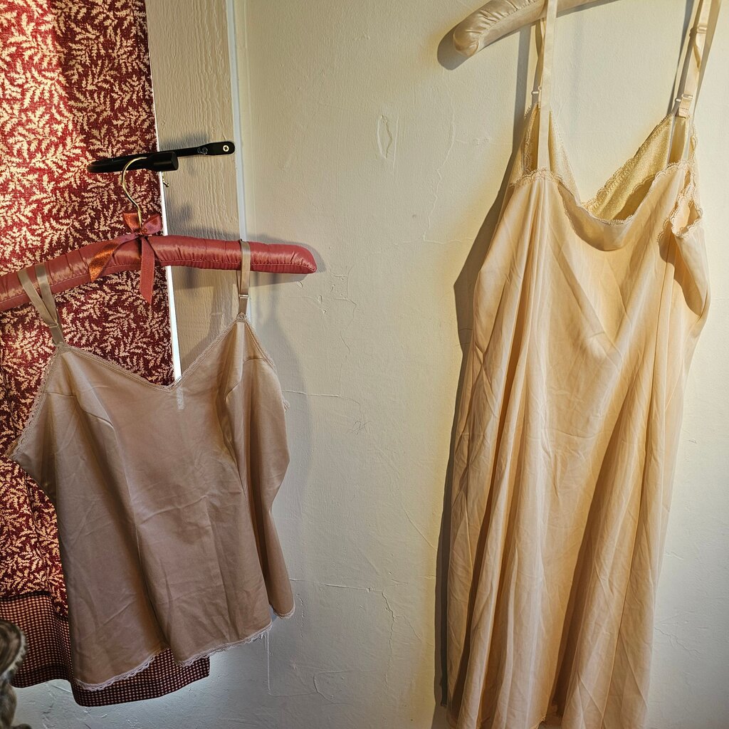 Vanity Fair Women's Nightgown