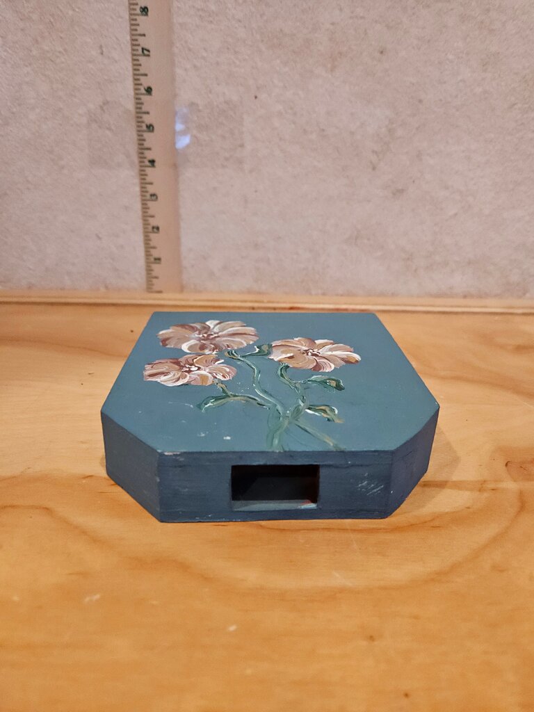 Decorative Hand Painted Floral Tole Wall Pocket Plaque dried flower vase display