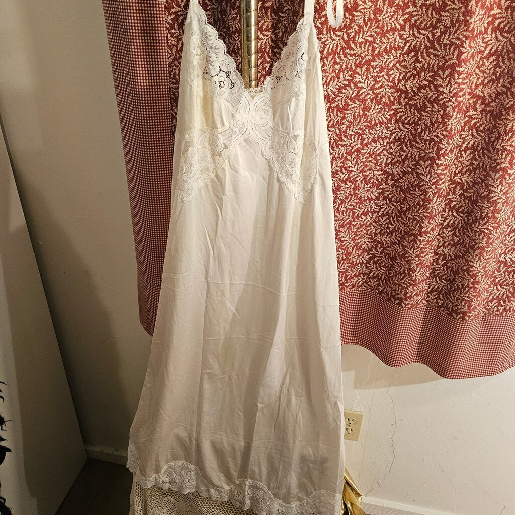 Vanity Fair Lace Chemise Nightgown