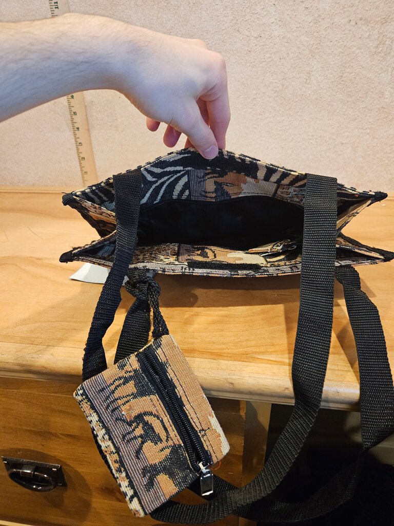 Yuhang Animal Print Crossbody Bag