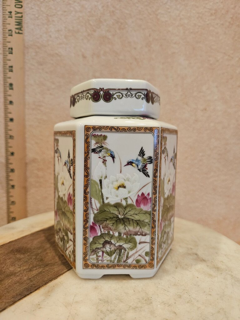 Hummingbird Lidded Jar Tokyo Ming Tea Ginger Ming Lotus Hexagon Pink Green Flowers Urn Japan