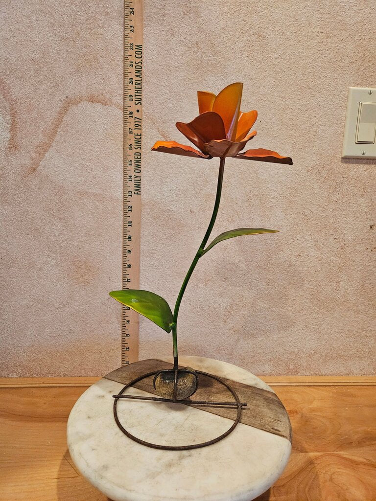 Yard Art Metal Flowers Sculpture Metal Flower Decorative Garden Table Centerpiece