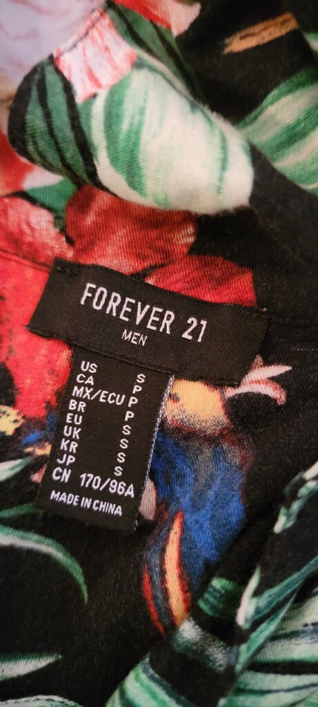 Forever 21 Men's Floral Short Sleeve Shirt