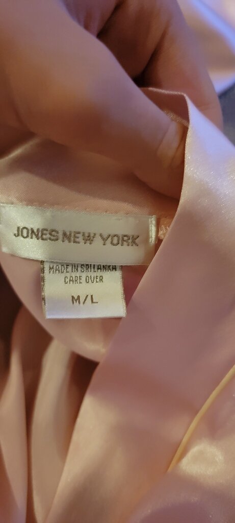 Jones New York Pink Satin Robe