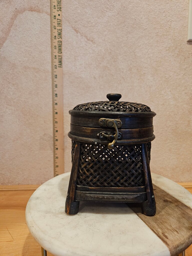 Vintage Woven Wicker Square Footed Sewing lidded Basket w Feet Asian Style