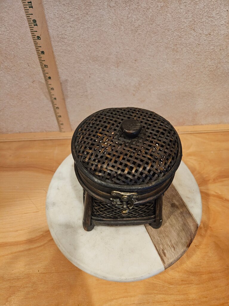Vintage Woven Wicker Square Footed Sewing lidded Basket w Feet Asian Style