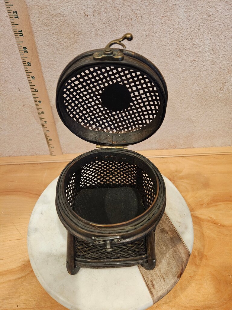 Vintage Woven Wicker Square Footed Sewing lidded Basket w Feet Asian Style