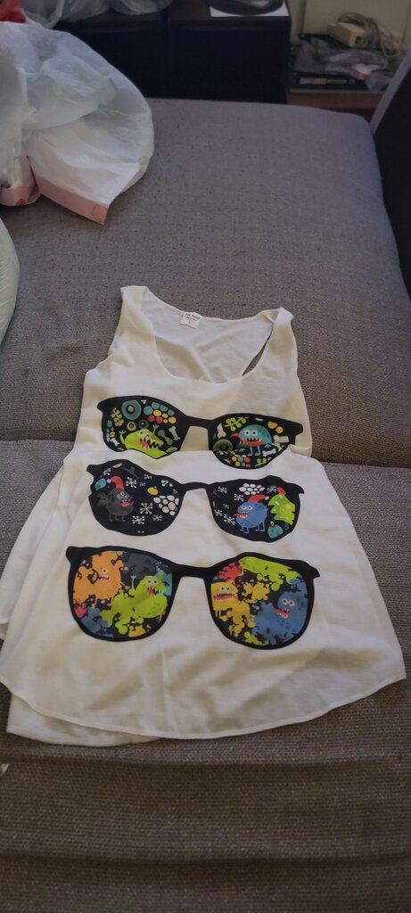 LA Soul Graphic Tank Top with Colorful Sunglasses Print