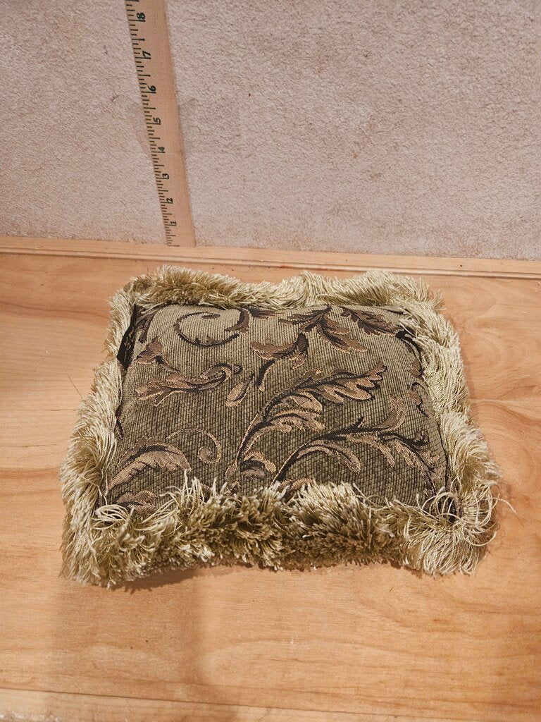 PULVERMACHER DESIGNS NY Luxury Christmas Fringed Luxury Pillow - Nellie's Christmas Eve Grandmacore Cottage Granny Core Victorian Christmas style
