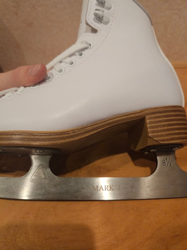 Jackson 200 Figure Ice Skates