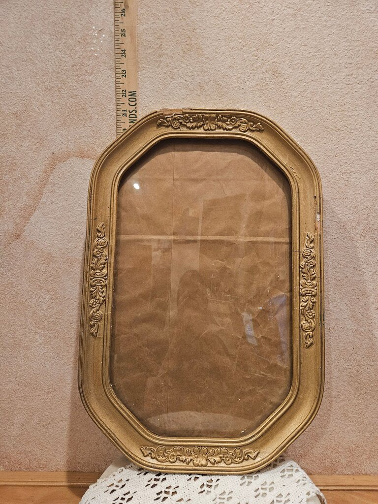 Antique Ornate Gilded Gold Florence Octagon Convex Glass Gilt Picture Frame Floral applique onlay charmingly, naturally aged Hollywood Regency Grandmacore Cottage Granny Core