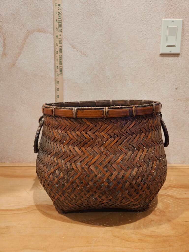 Woven Round Decorative Basket with Handle