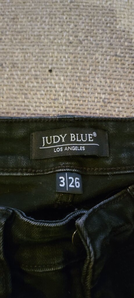 Judy Blue Women's Black Ripped Skinny Jeans Size 26