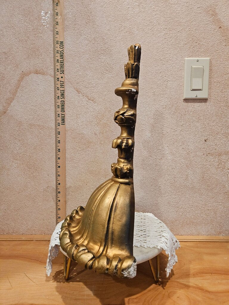 Vintage Gold Gilt Ornate chinoiserie Gilded Rococo Hollywood Regency Style Wall Shelf Figural Base