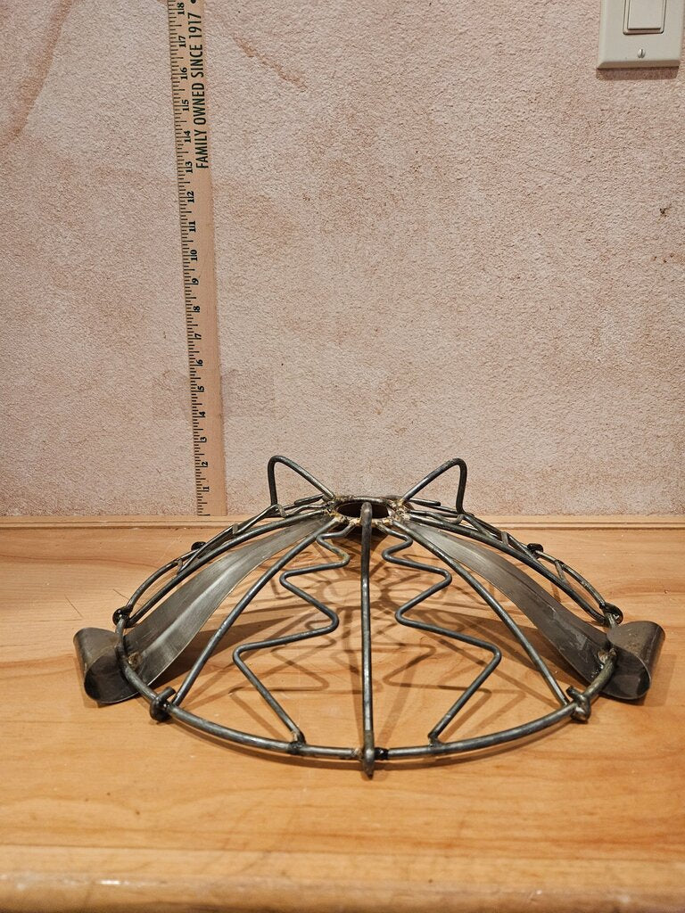 French Folk Art Metal Arts & Craft Modern fruit / Vegetable Basket Bowl, Late 20th Century serving display catchall trinket nick-nack display