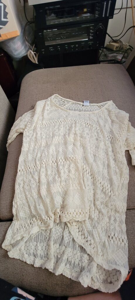 Women’s Cream Lace Top