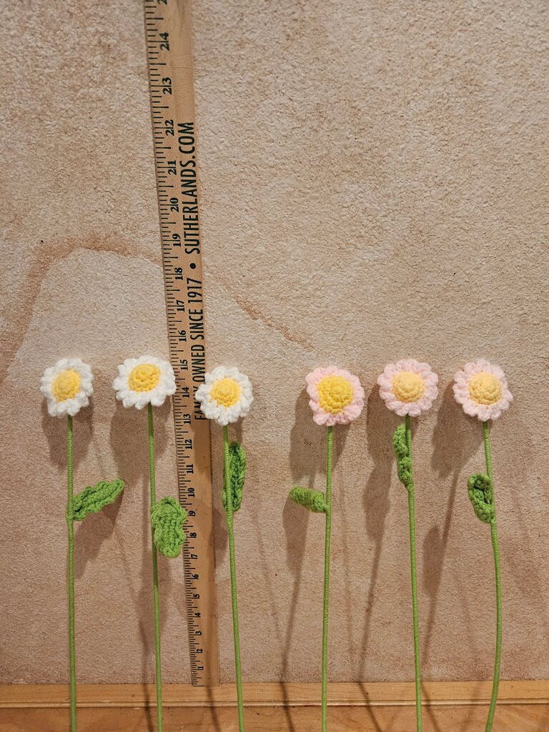 Handmade Crochet Daisy Flowers, Handmade Crochet Artificial Flower Daisy, Artificial Flowers, Knitted Cotton Yarn Daisies for Gift /Home Decoration Crocheted Flower Bouquet Grandmacore Cottage Granny Core farmhouse decor