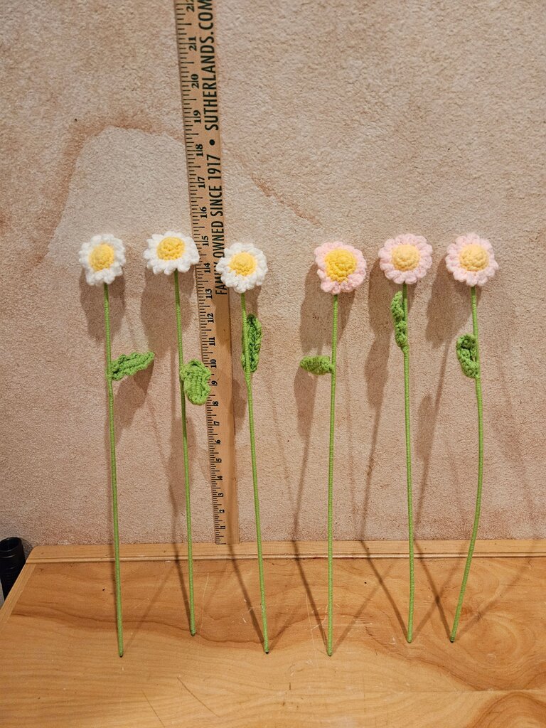 Handmade Crochet Daisy Flowers, Handmade Crochet Artificial Flower Daisy, Artificial Flowers, Knitted Cotton Yarn Daisies for Gift /Home Decoration Crocheted Flower Bouquet Grandmacore Cottage Granny Core farmhouse decor
